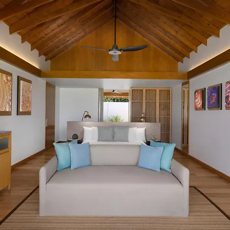 Emerald Faarufushi Resort & Spa-2